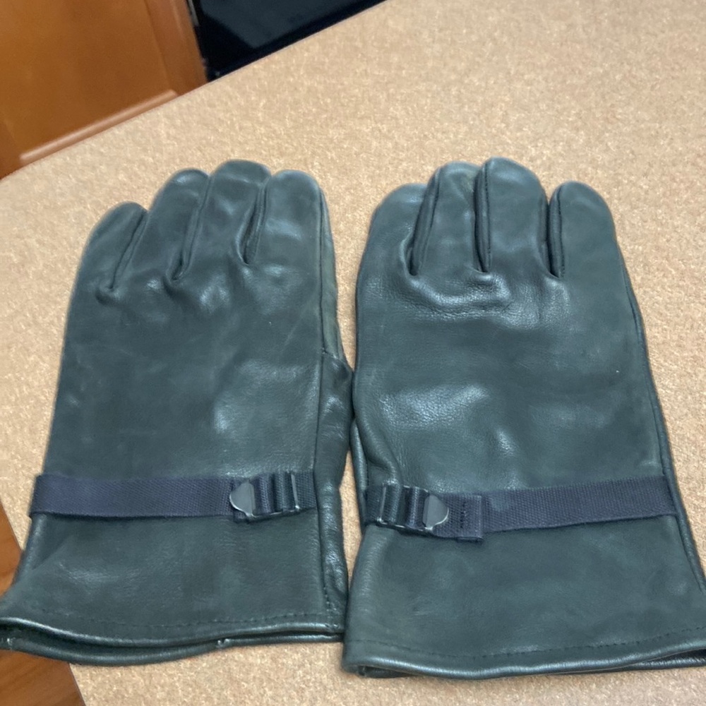 Cattle Hide Gloves - image 1